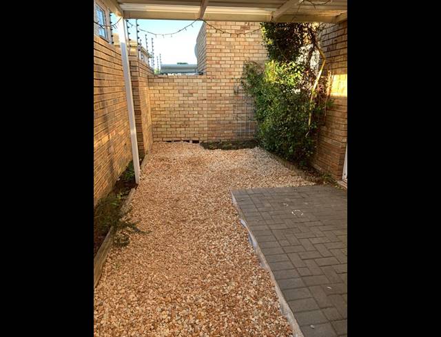 2 BEDROOM TOWNHOUSE RENTED IN SOUTH END